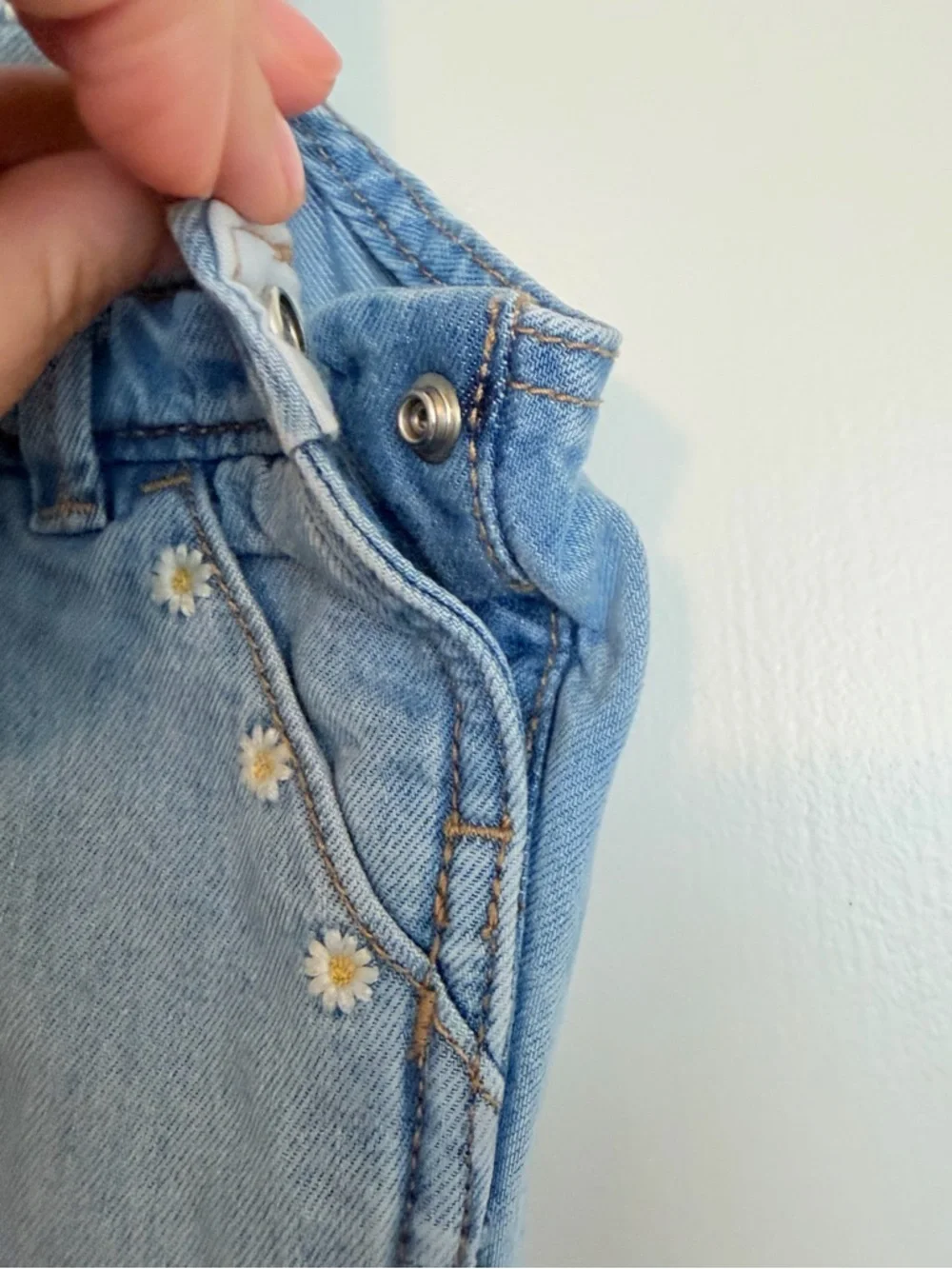 Old Navy Light Blue Denim Overalls with‎ Daisy Embroidery